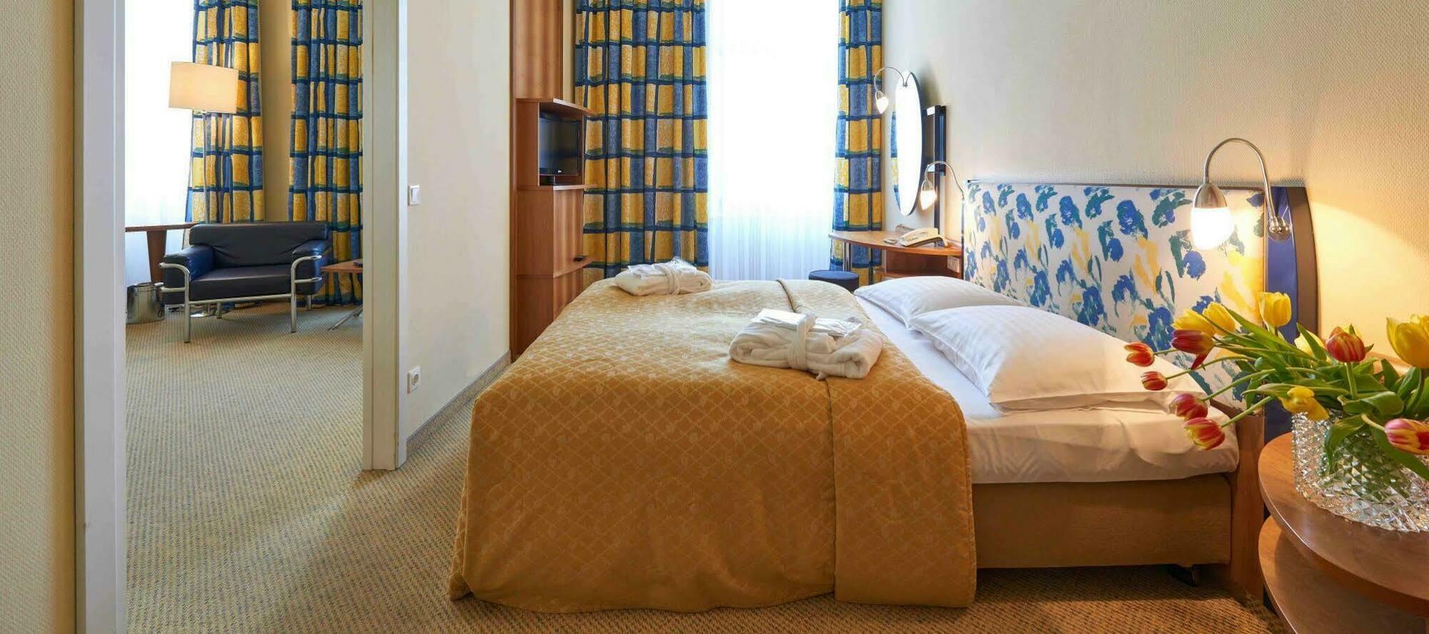 Hilight Aparthotel 4*