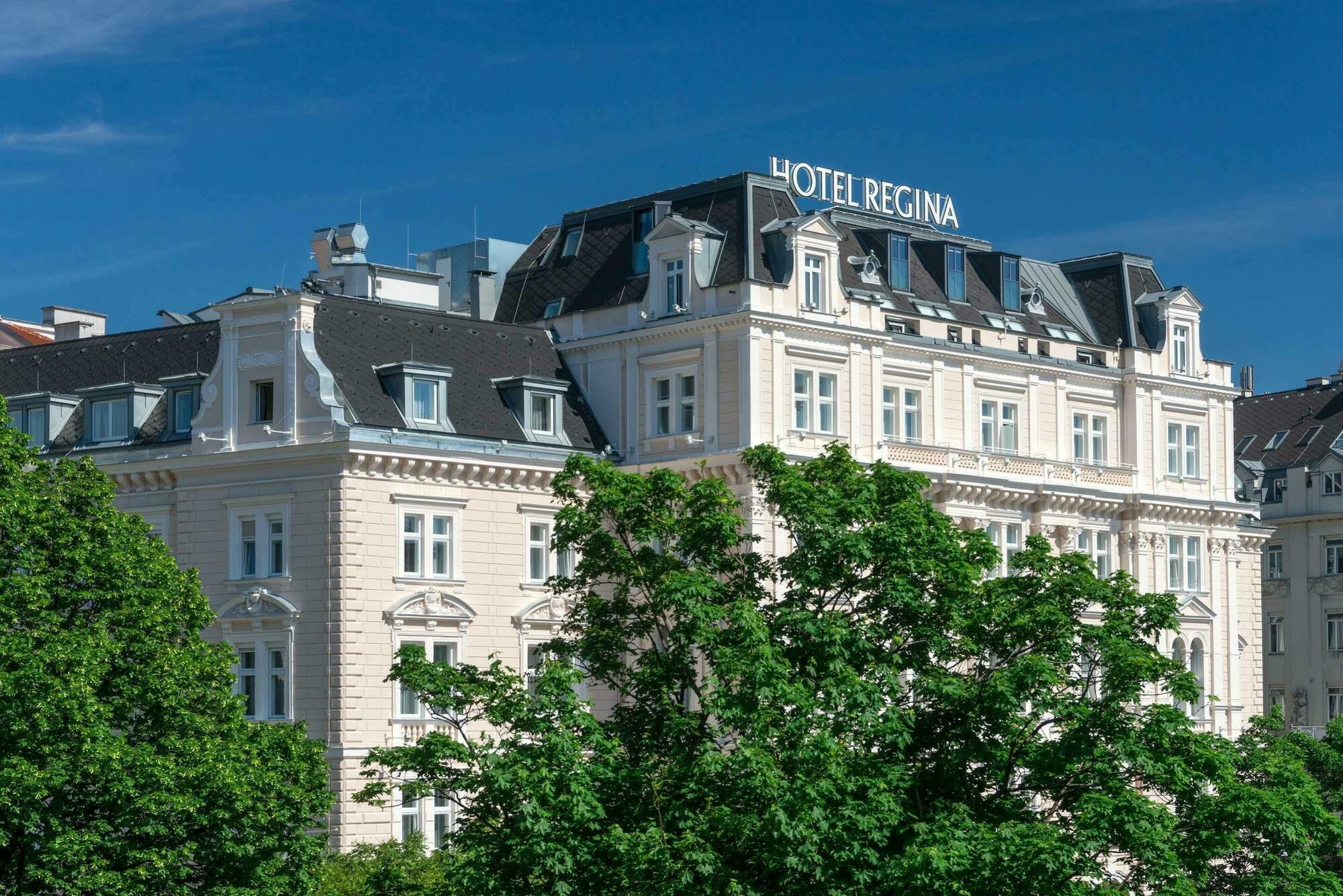 Regina Hotel 4*