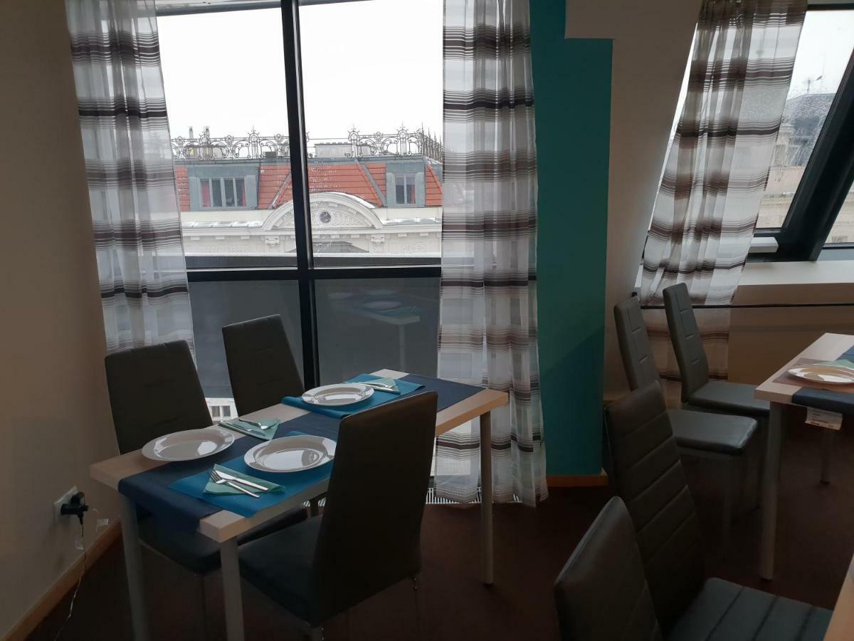 Exquisit Aparthotel 3*