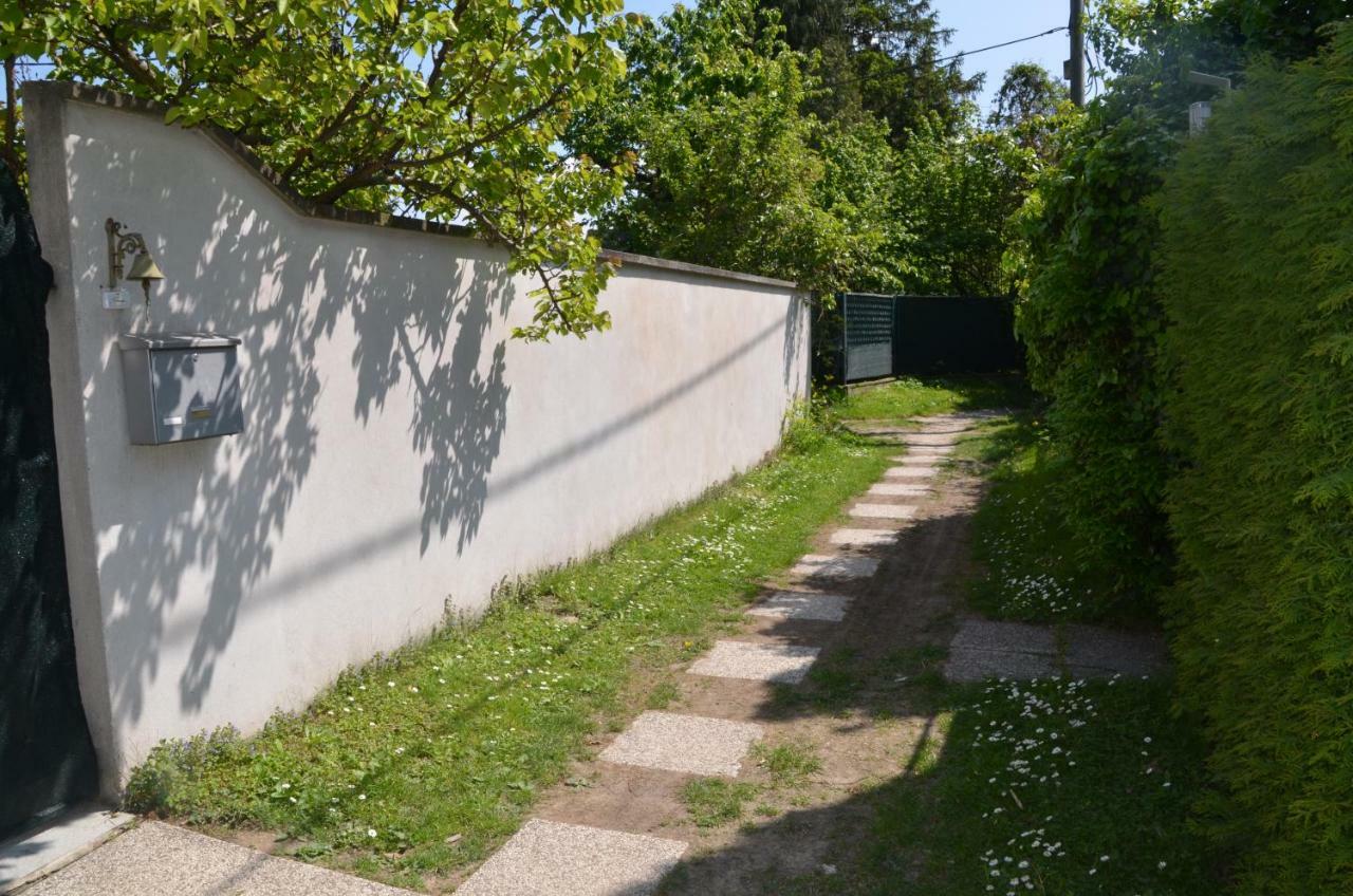 House At Alte Donau In *