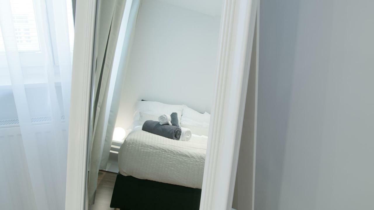 Lotus Apartment *