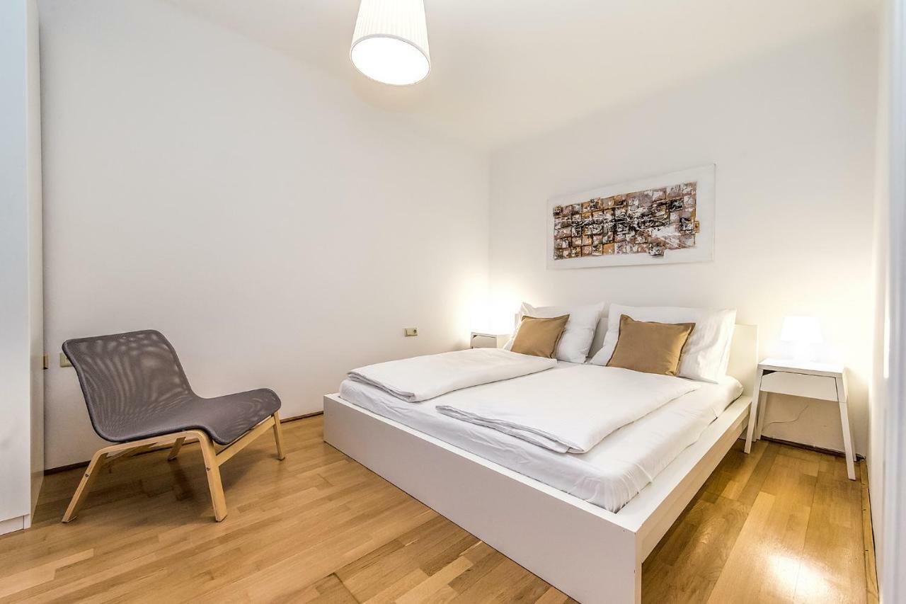 Beautiful Inner City Apartment Vienna
