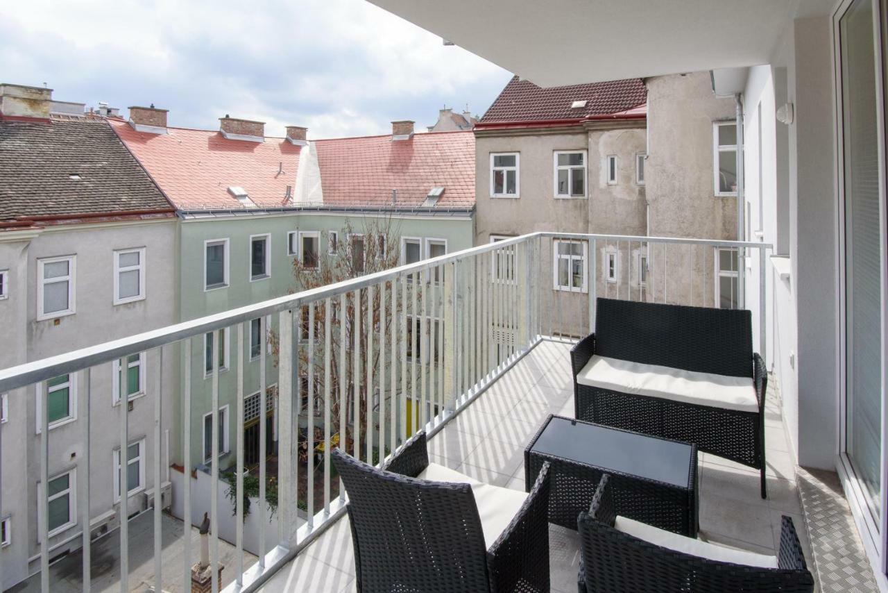 Living - Senefeldergasse *