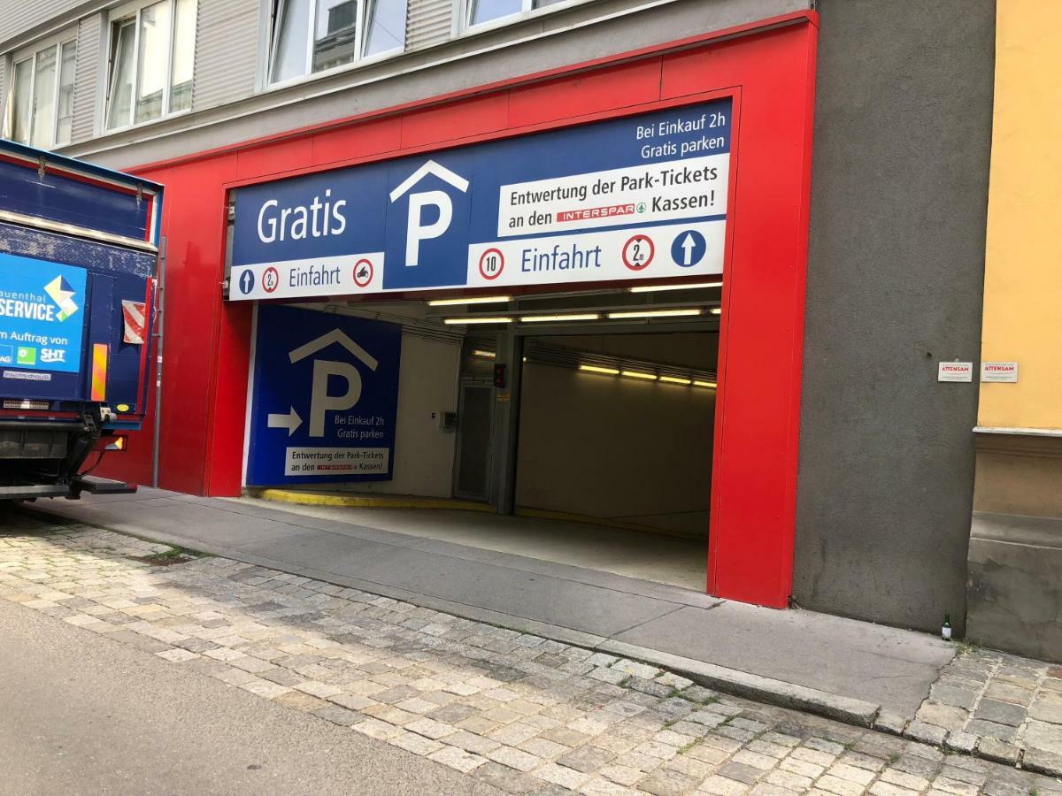 Lara * Vienna