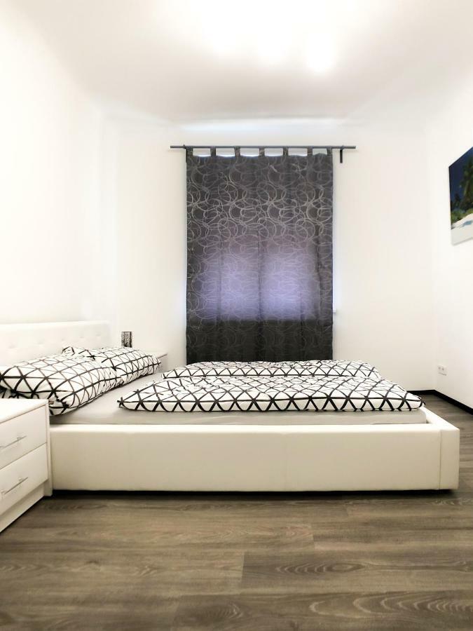 Lara Apartment *