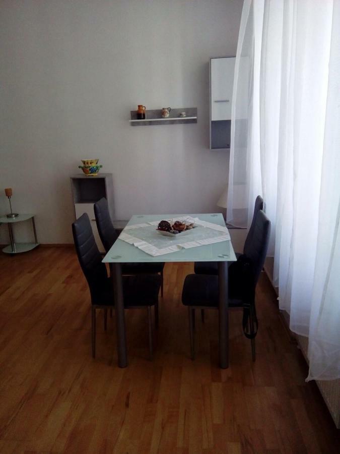 Veronika 29 Apartment