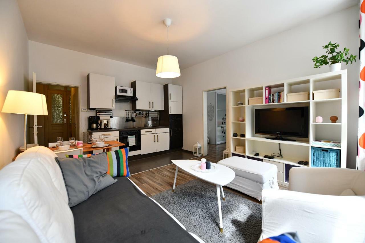 Goodman's I Apartment