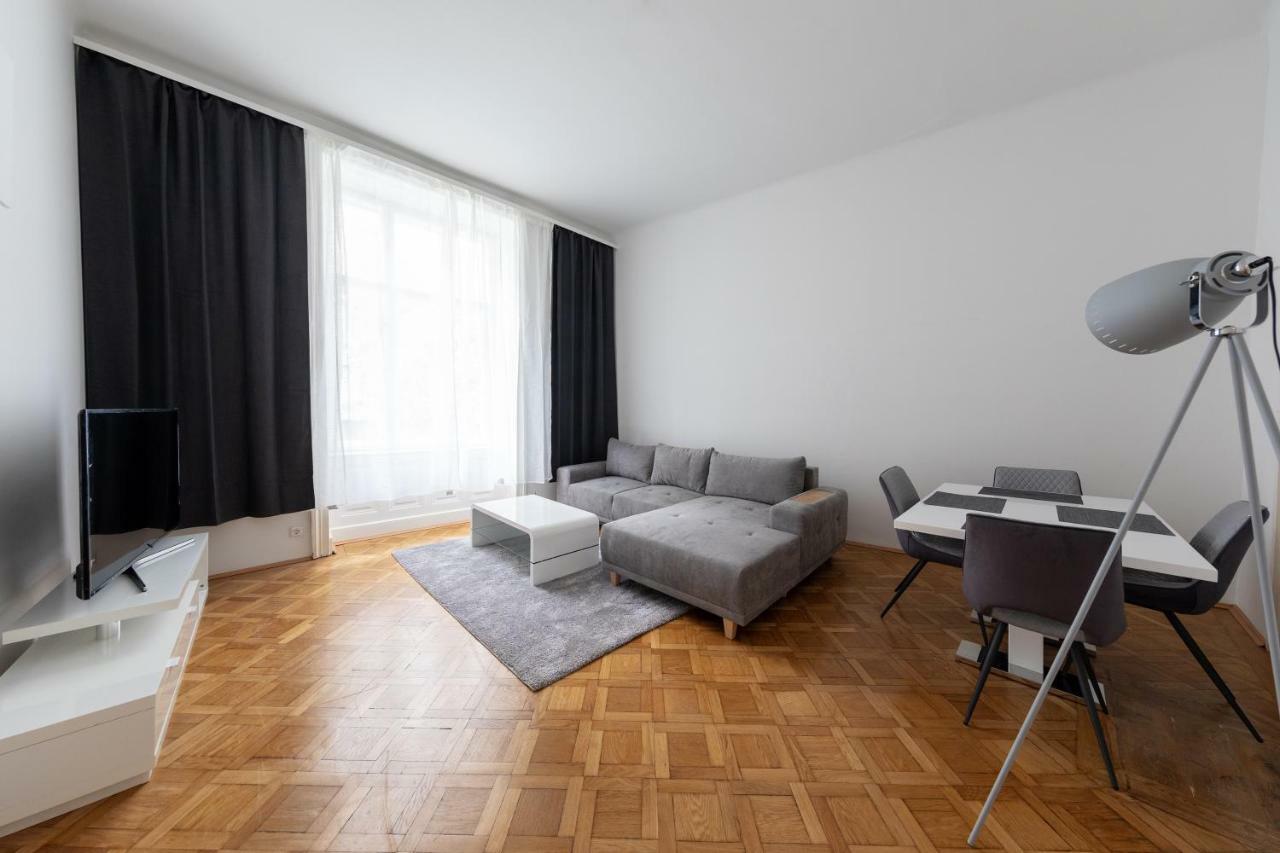 Dream Center Apartment