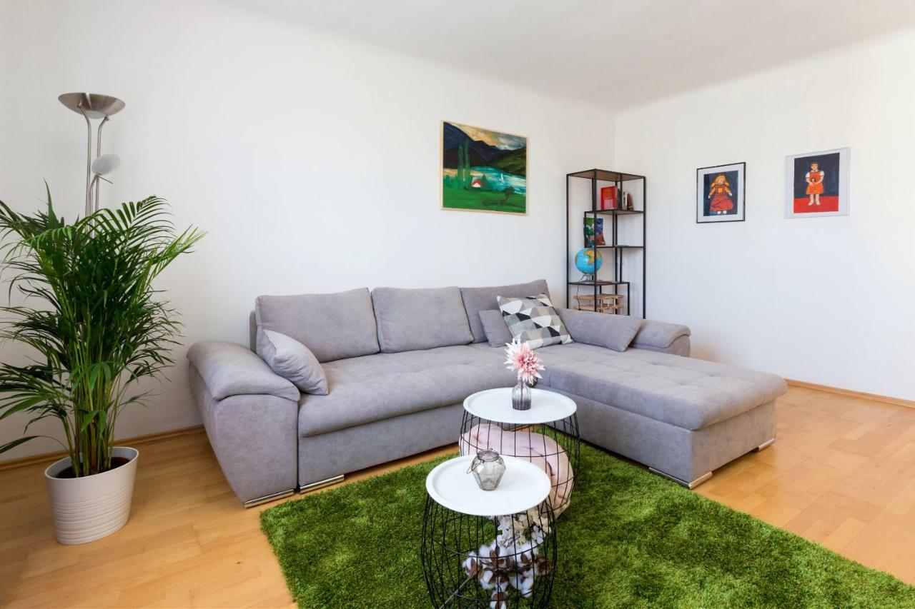 Rudolfsplatz Apartment *
