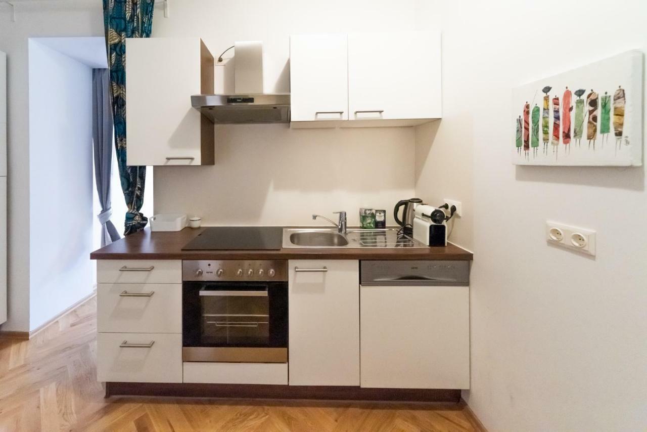 Prater Studio Next Fair, Un, Wu And City Center Apartment