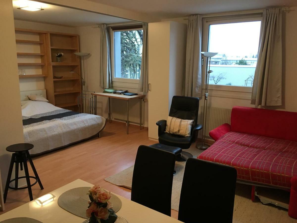 Apartment Zentrumnah Direkt An Ubahn Bei Un-vic Und Am Badestrand *