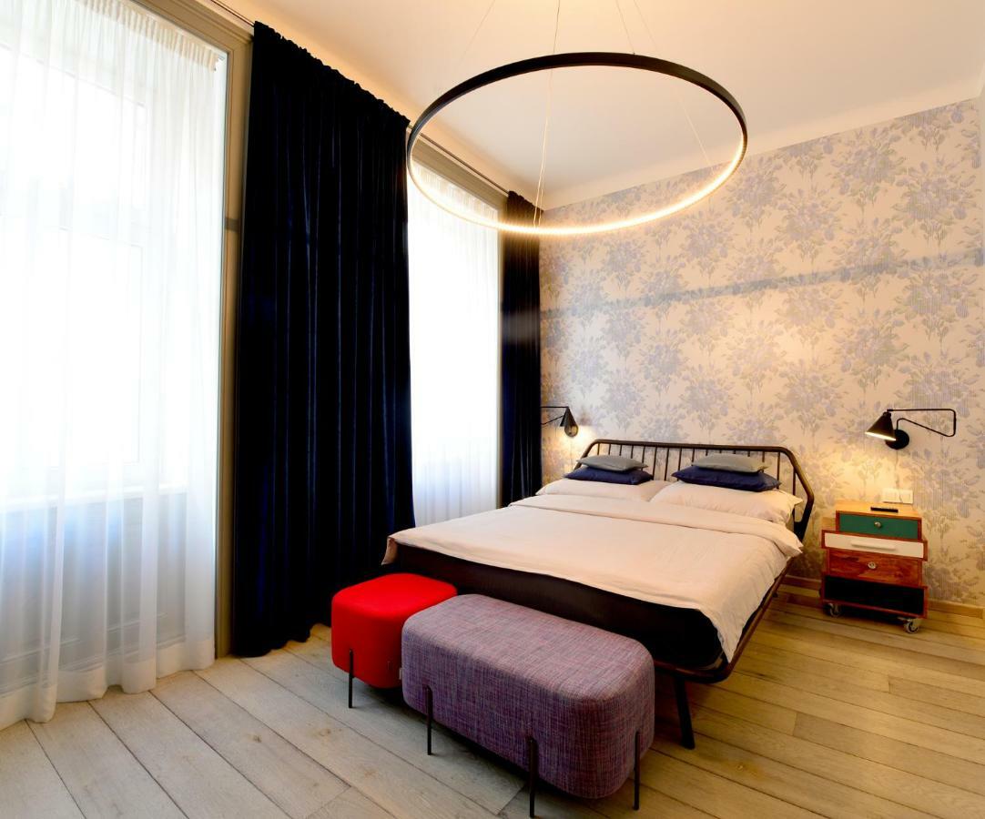 Chic And Modern In Hip Area Apartment Vienna