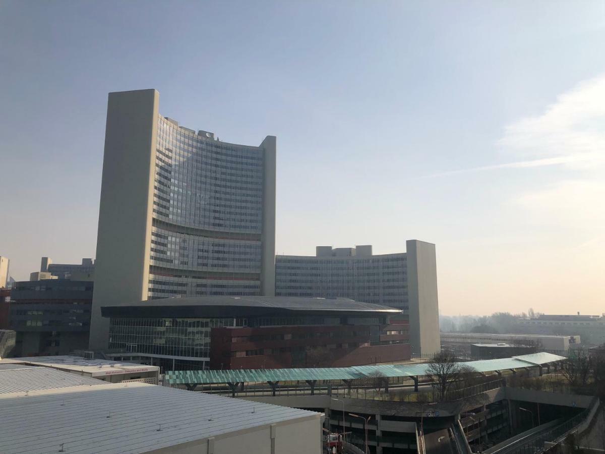 Amazing Austria Center Near Uno