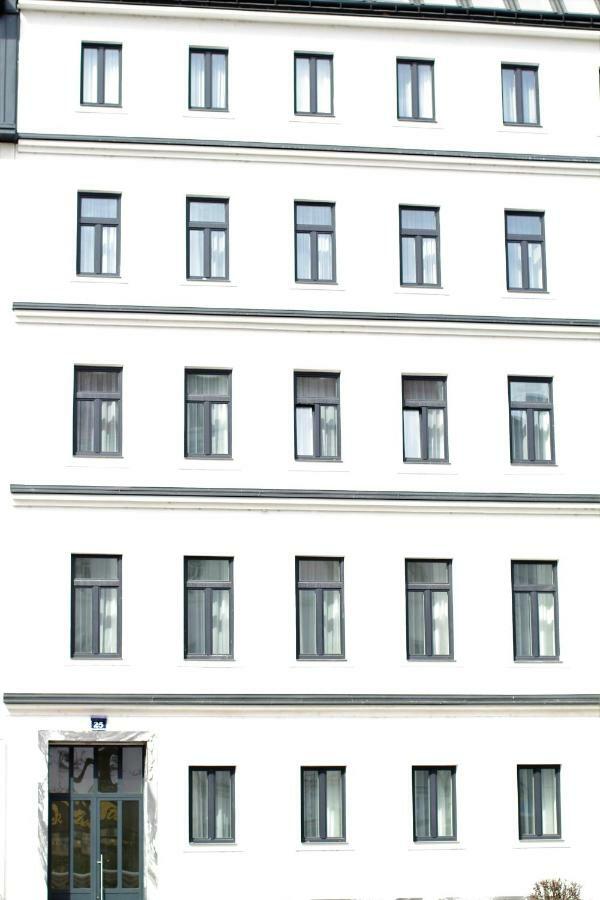 Edelweiss City United Nations Apartment *