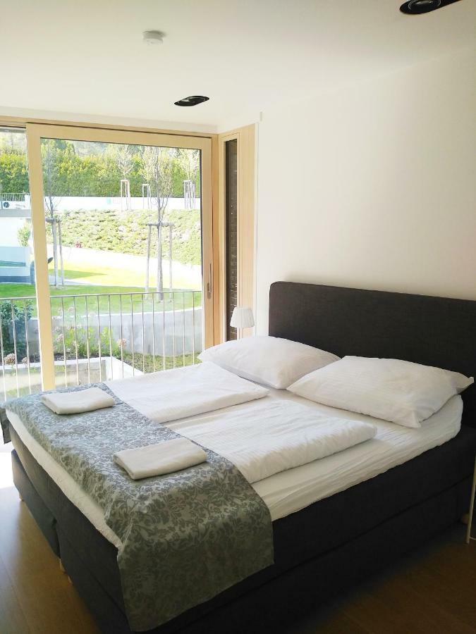 Garden Apartment *