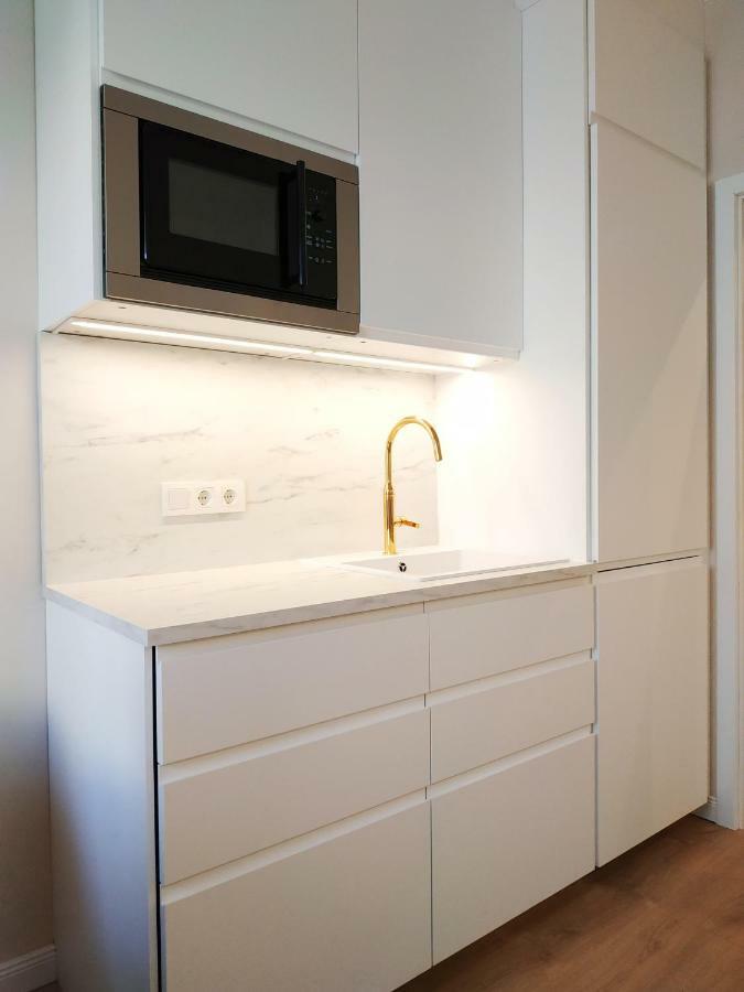 Two-Bedroom Apartment 'Taupe' *