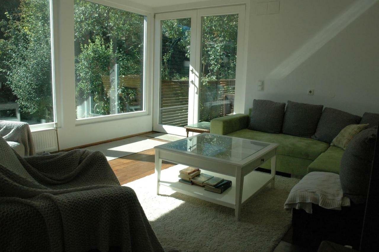 Quiet, Spacious And Family-friendly Top-floor Apartment, 100m2, 2 Bedrooms, Garden View *