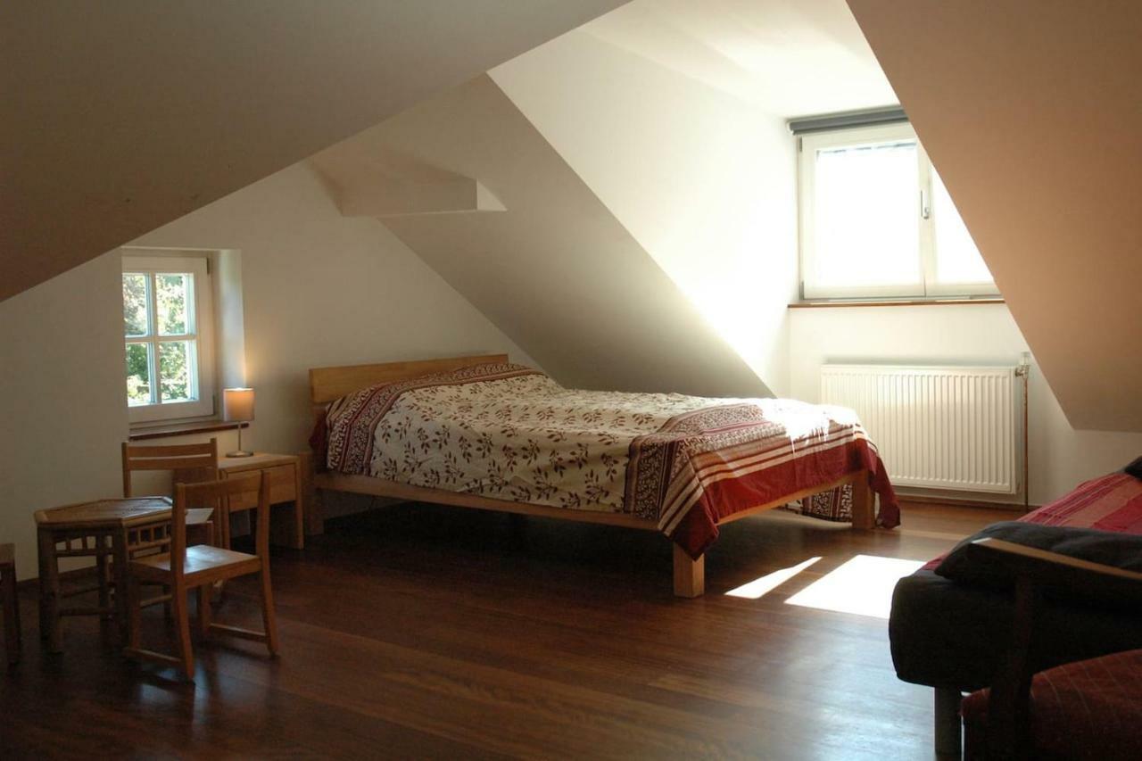 Apartamento Quiet, Spacious And Family-friendly Top-floor Apartment, 100m2, 2 Bedrooms, Garden View *