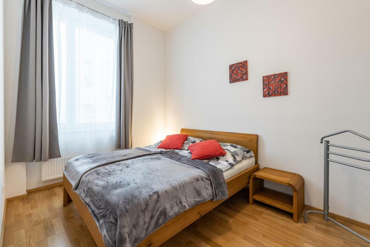 Modern Apartment *
