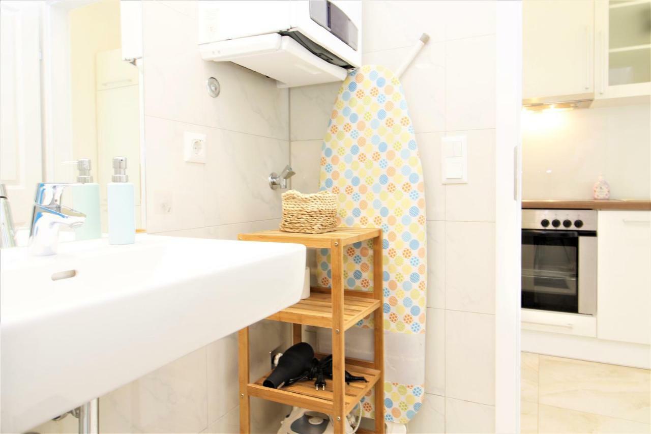 Apartment Marine: Newly Renovated 2nd District *