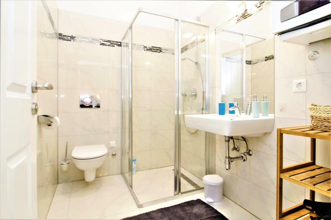 Marine: Newly Renovated 2nd District Vienna