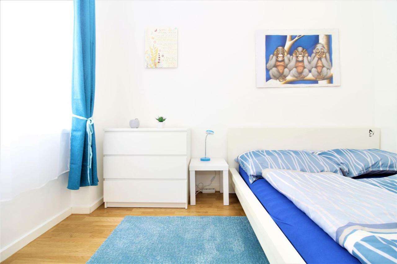 Marine: Newly Renovated 2nd District Apartment *