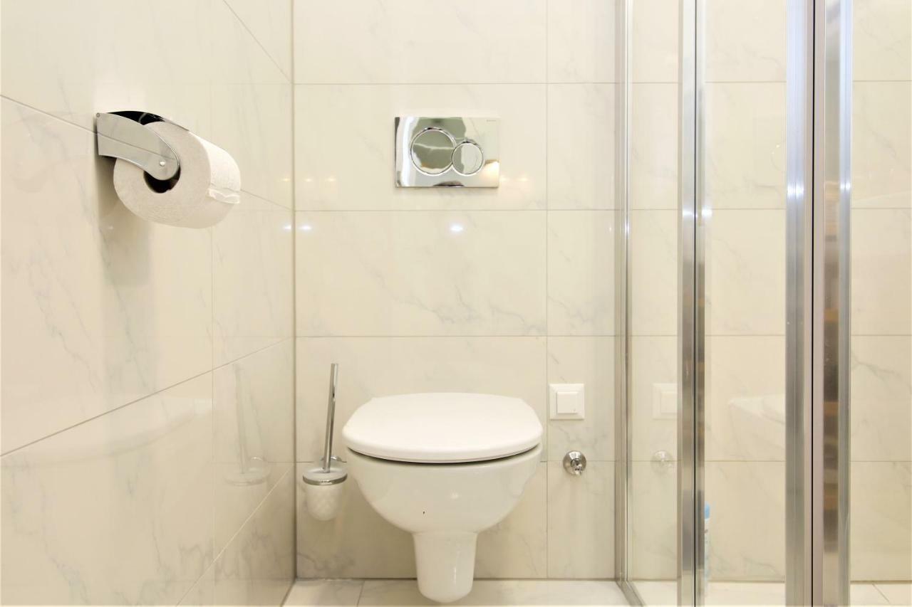 Marine: Newly Renovated 2nd District *