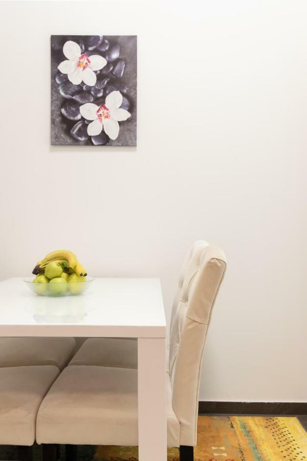 Apartment 3 *