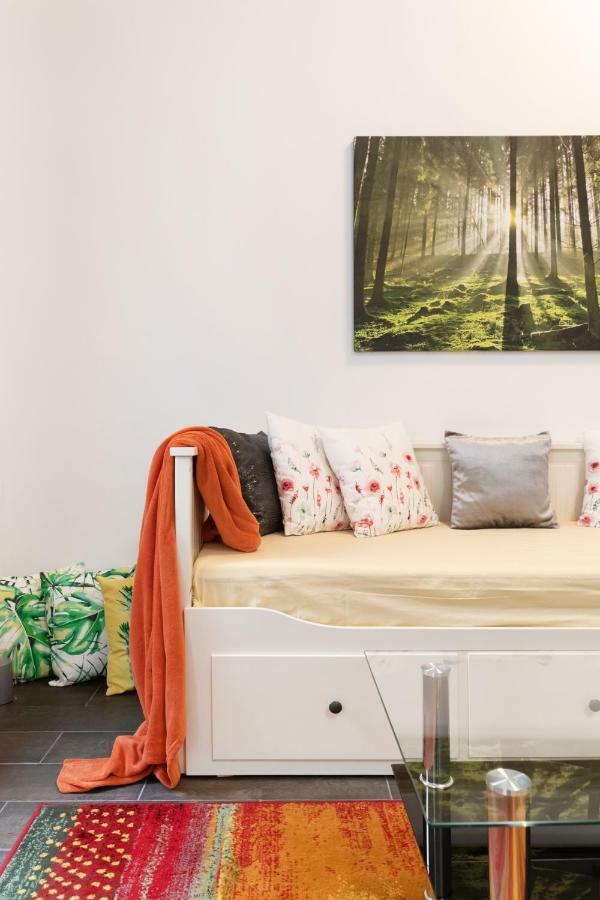 3 Apartment *