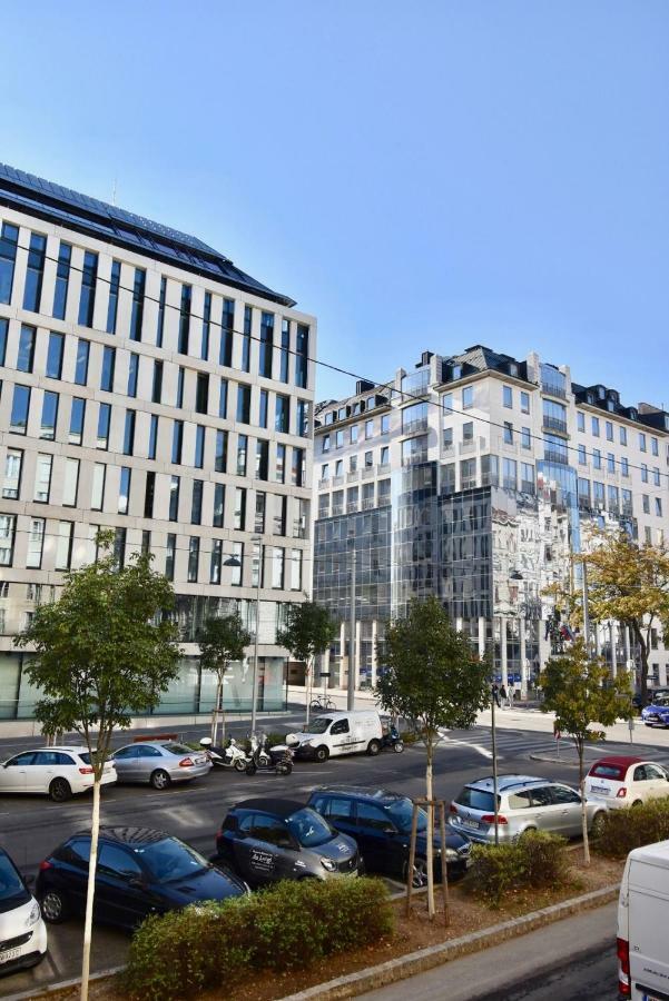 Schottenring Stock Exchange * Vienna