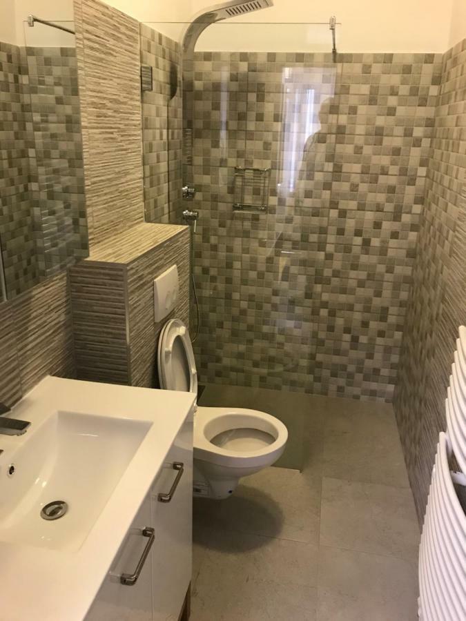 2 Apartment *
