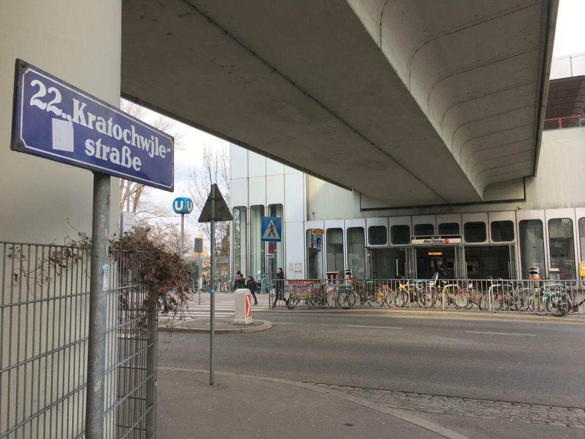 Apartment Zentrumnah Direkt An Ubahn Bei Un-vic Und Am Badestrand