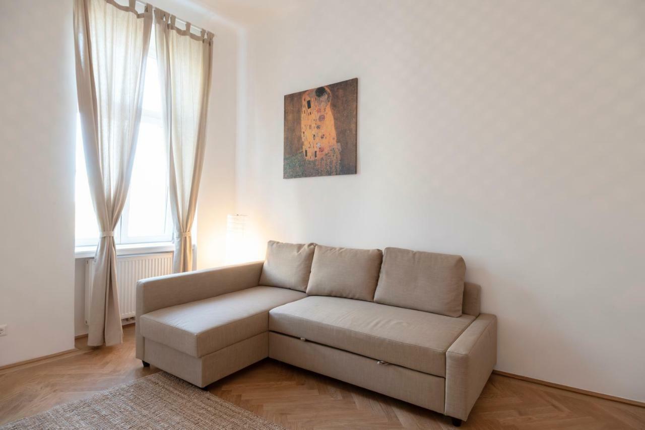 Living - Margareten Apartment