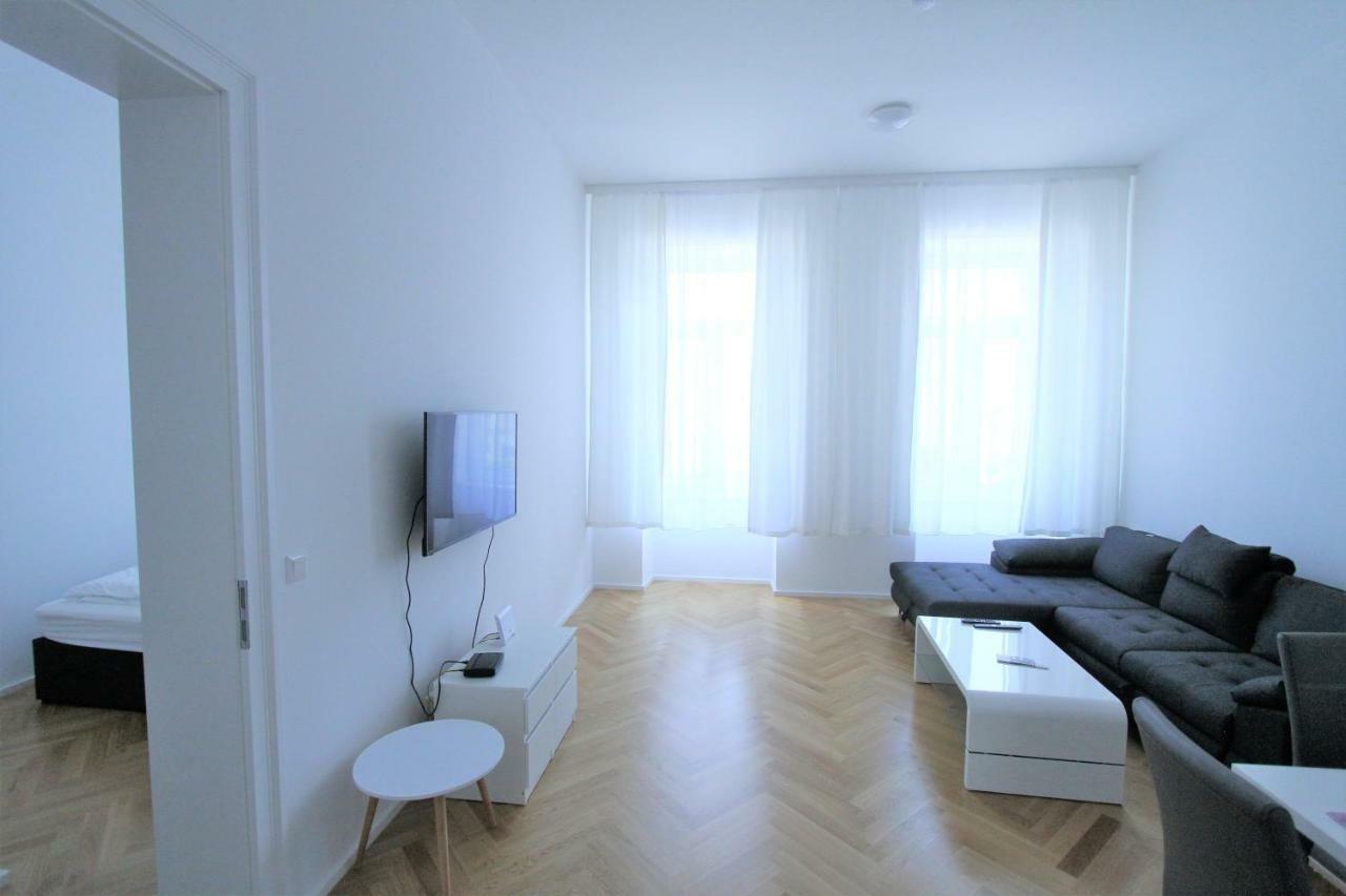 Edelweiss City United Nations Apartment Vienna