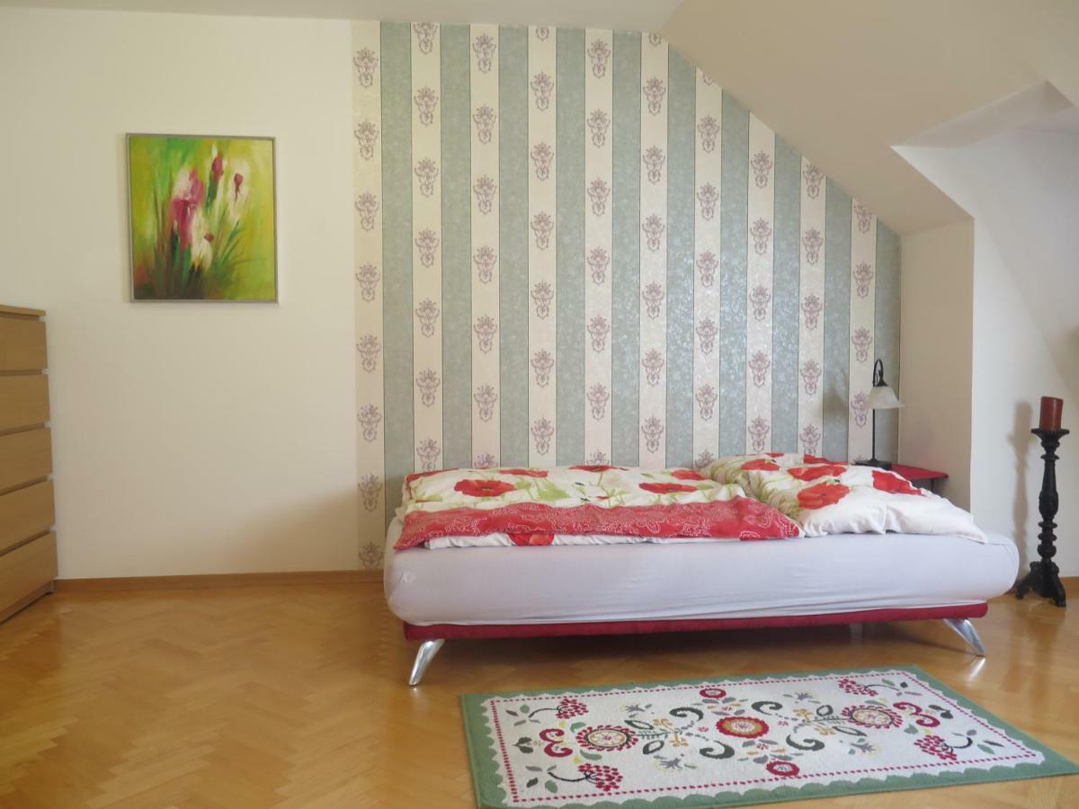 Schoenbrunn Gardens Deluxe Apartment