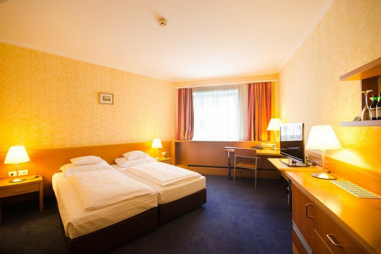 Strudlhof 4*