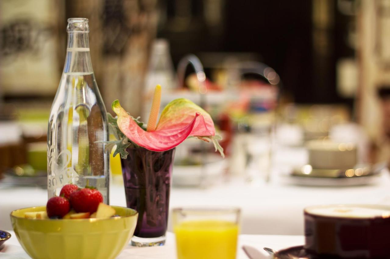 Saint Shermin & Champagne Hotel