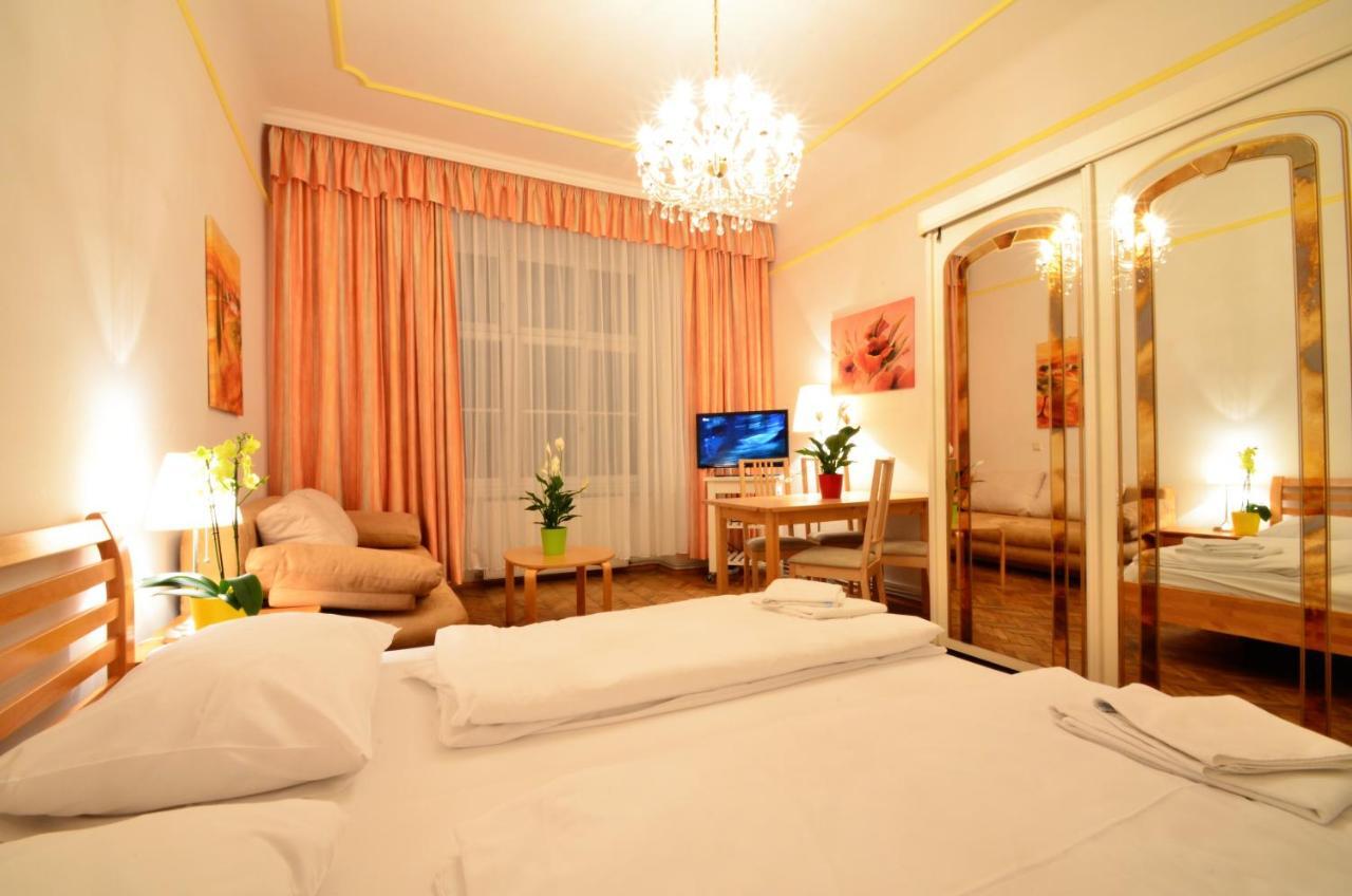 Ajo Messe - Contactless Check In Aparthotel 3*