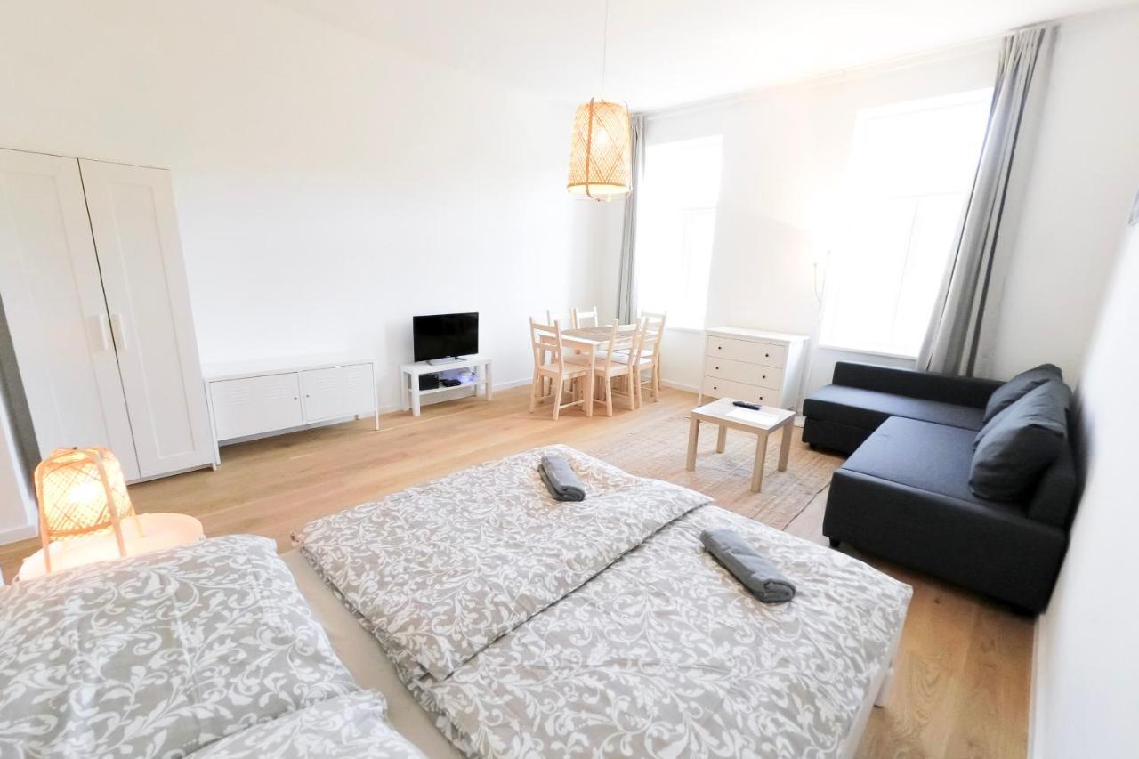 Apartment - Metro 1160 *