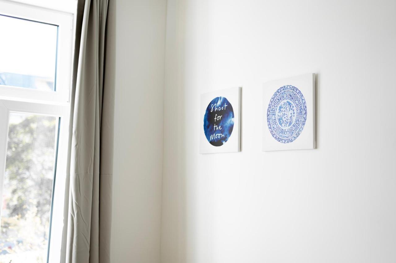 - Metro 1160 Apartment