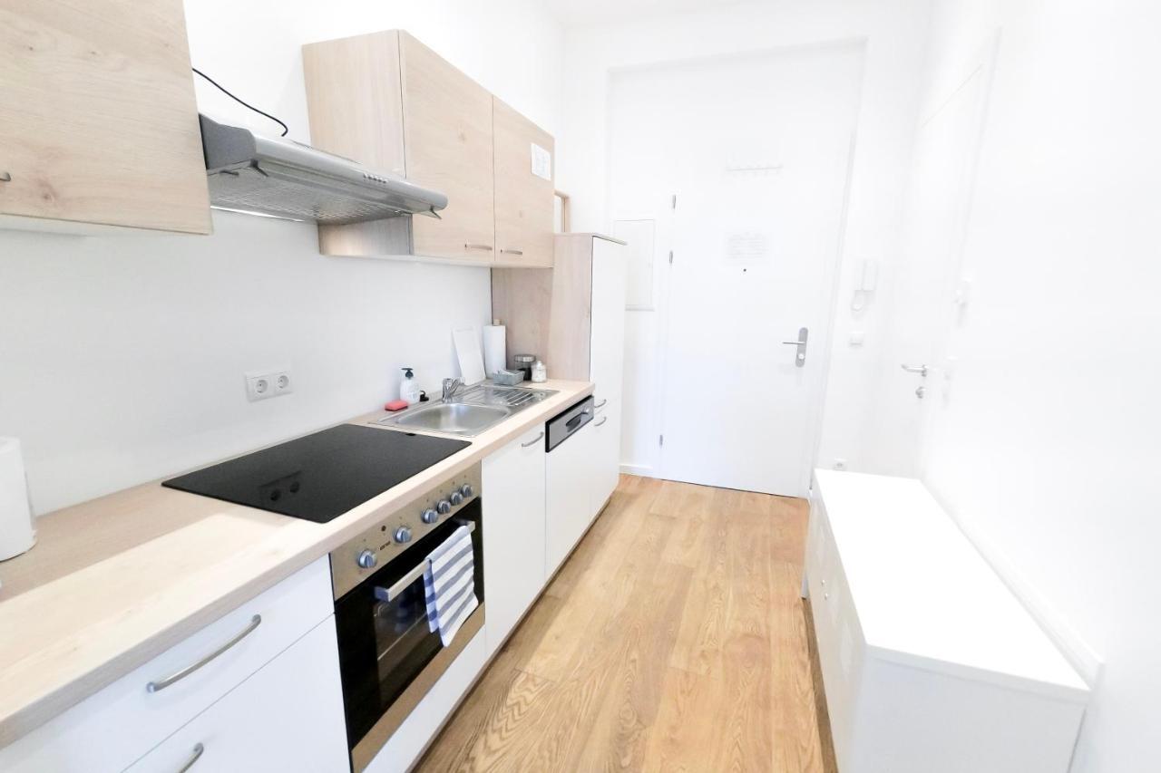 - Metro 1160 Apartment