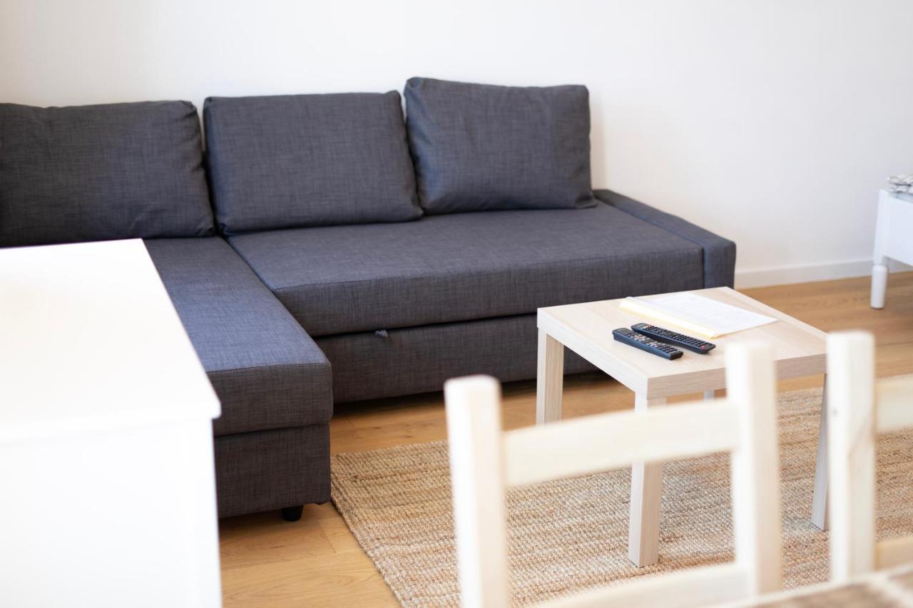 - Metro 1160 Apartment