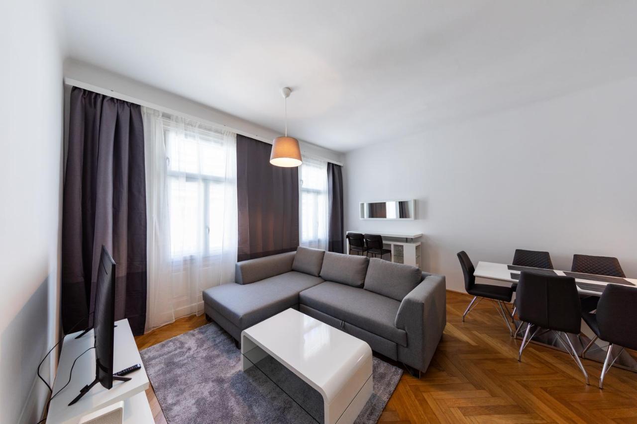 Apartment Dream Center *