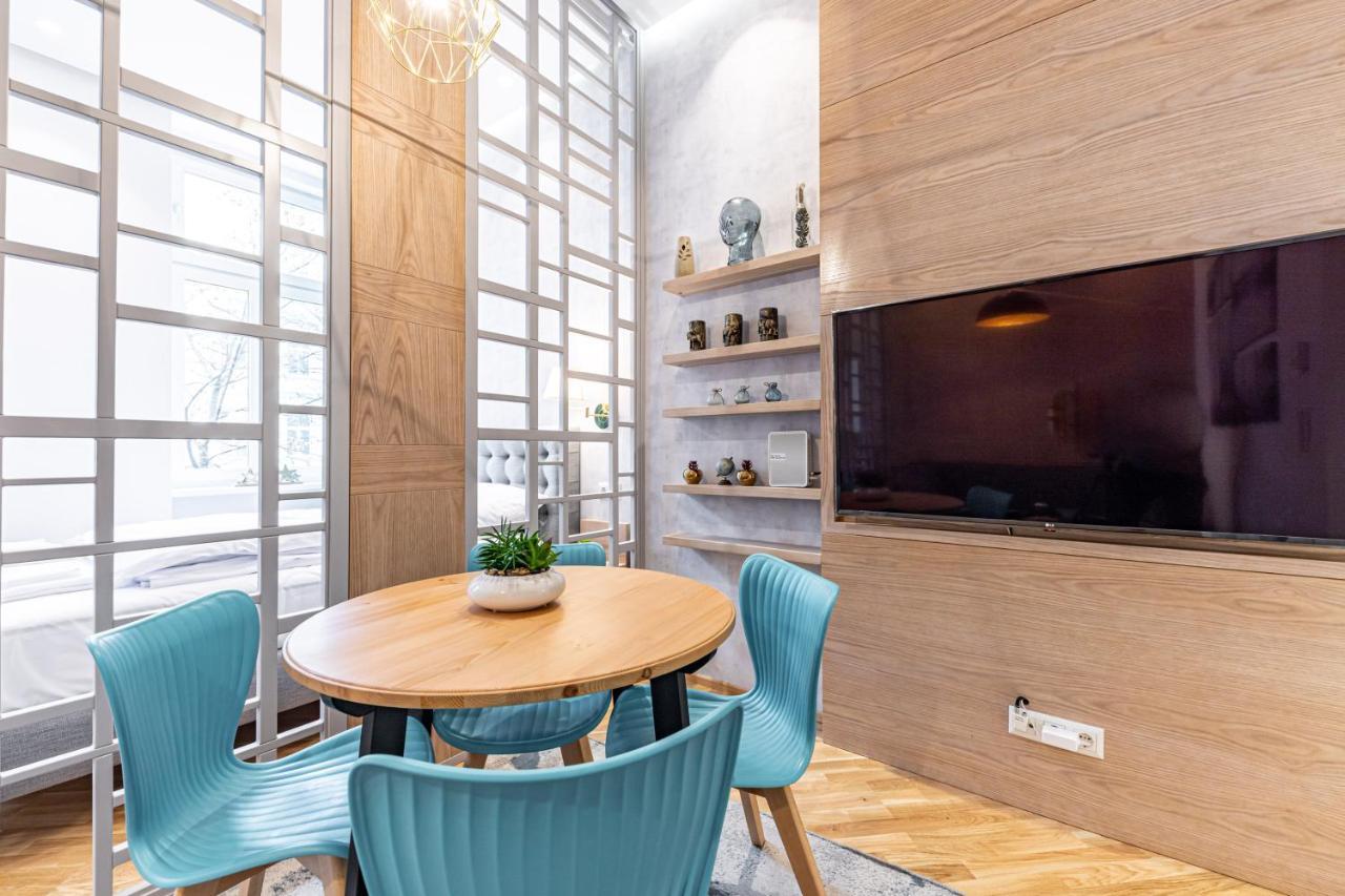 Apartment Zeus Design