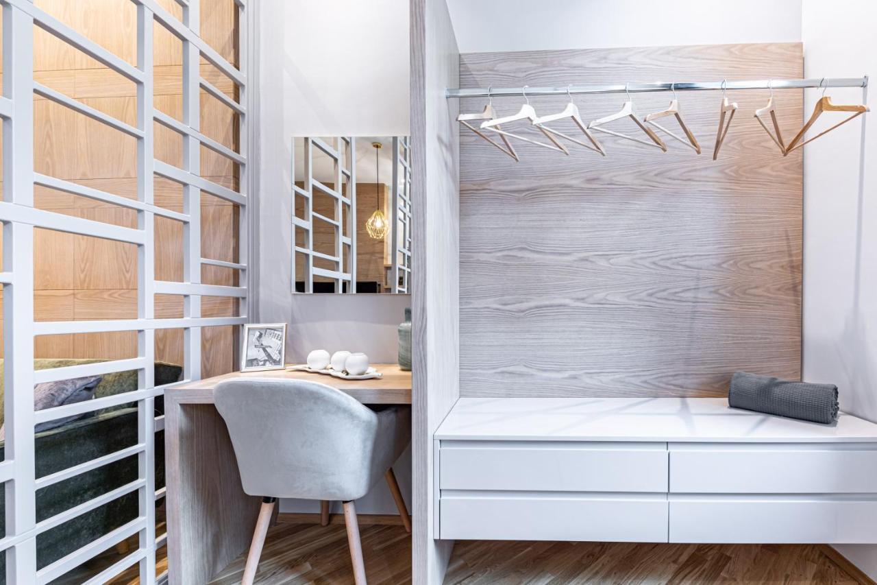 Apartment Zeus Design