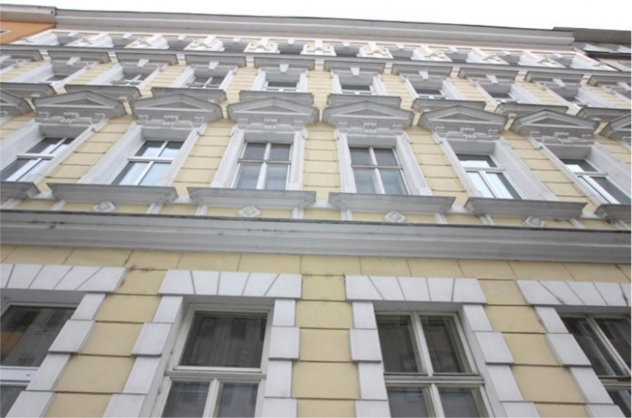 Hostel Momore Vienna