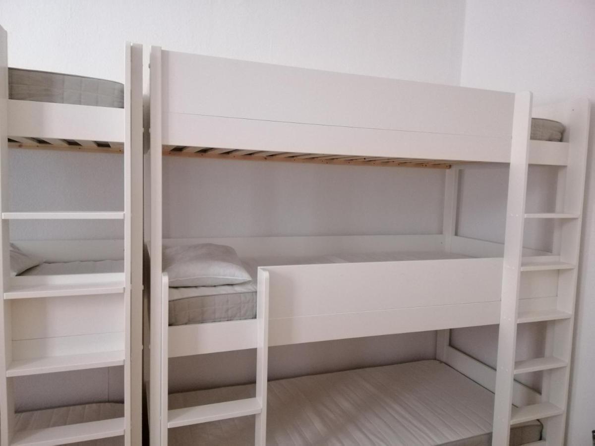 Momore Hostel *