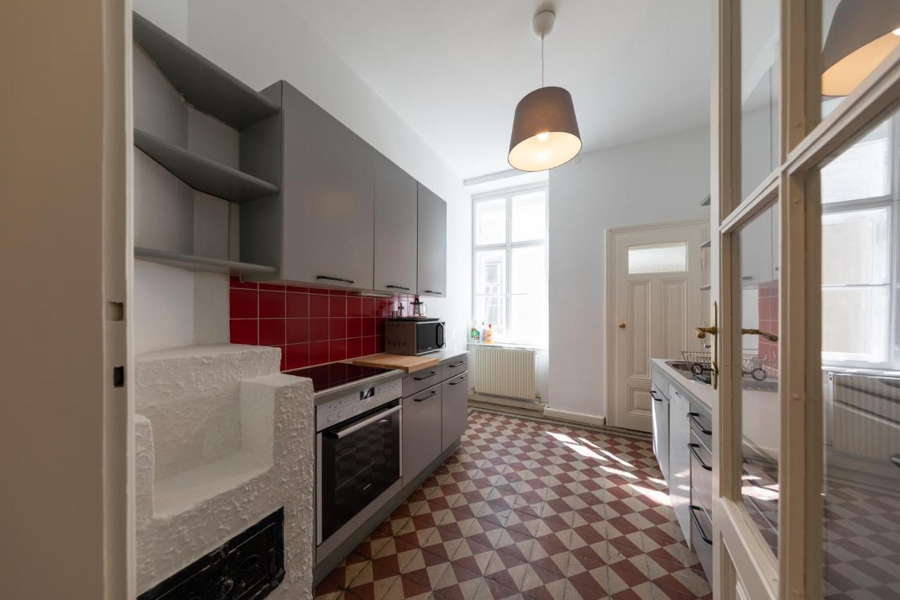 Apartment Dream Center *