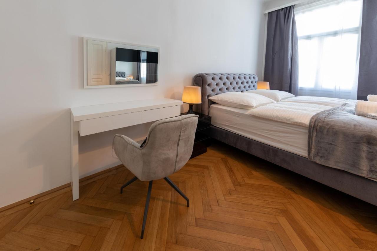 Dream Center Apartment