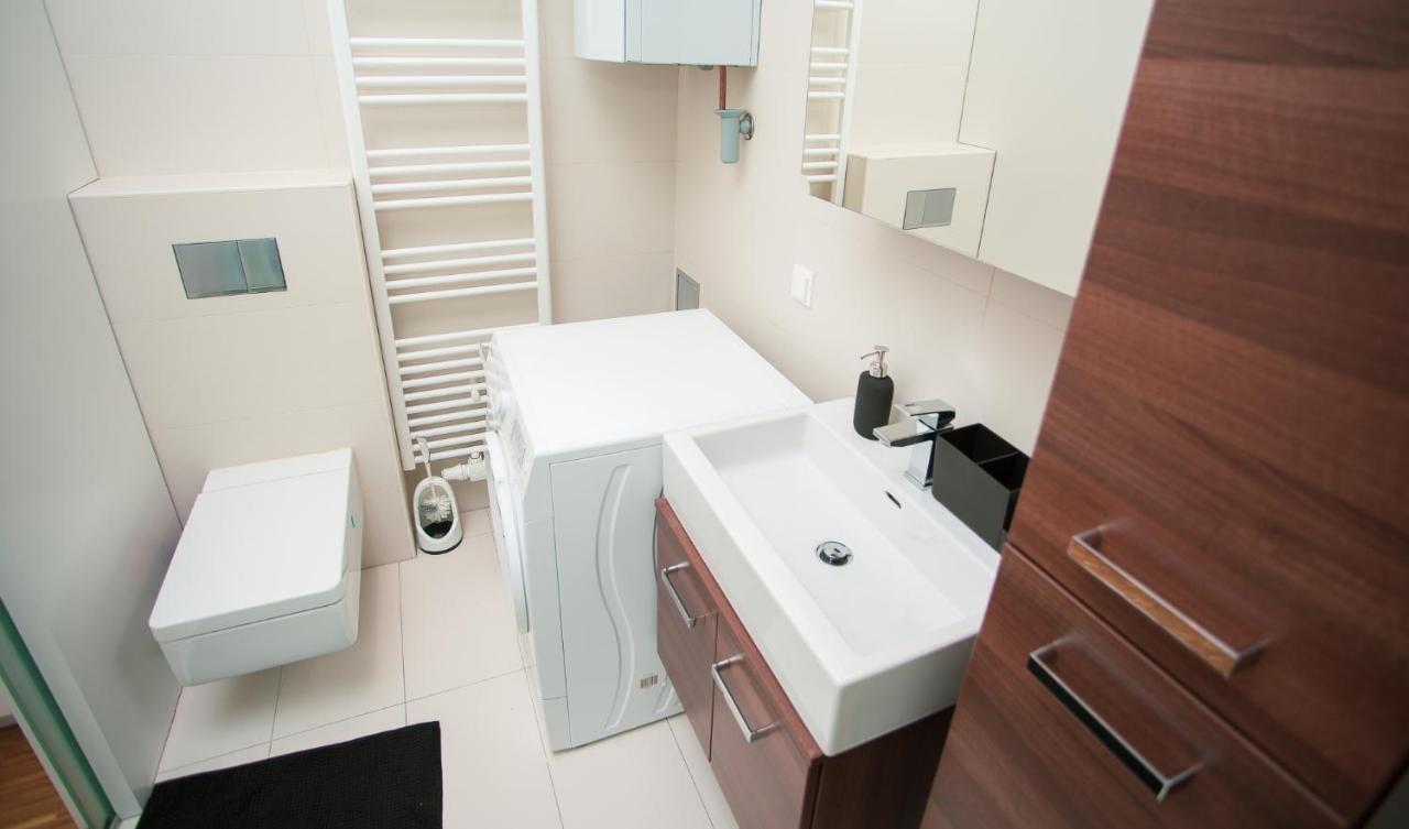 Apartment 1020 | Vie |